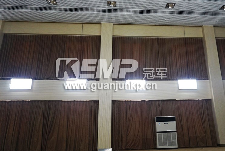 羽毛球場館燈