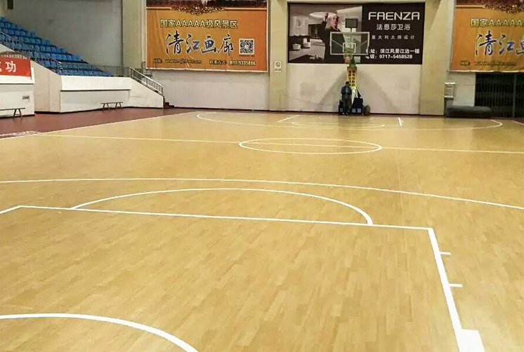 籃球運動地板
