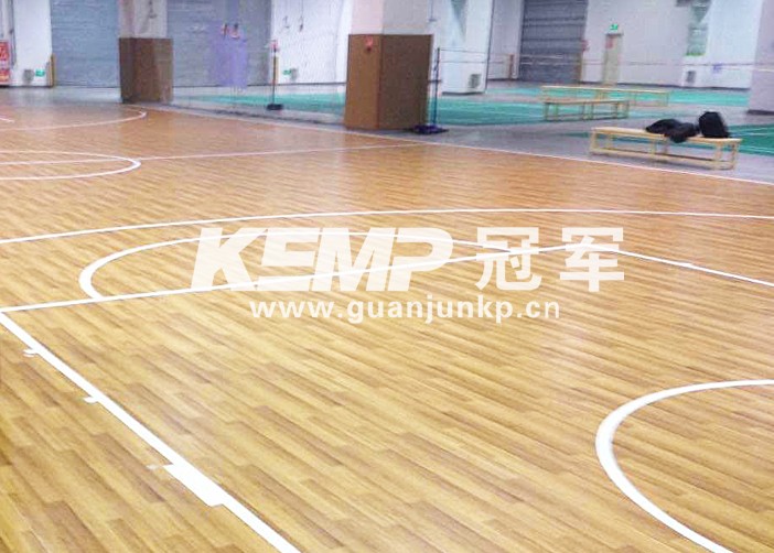 籃球運動地板