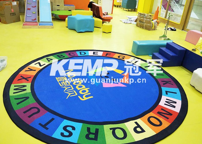 室內(nèi)幼兒園地板