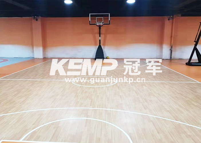 籃球運動地板